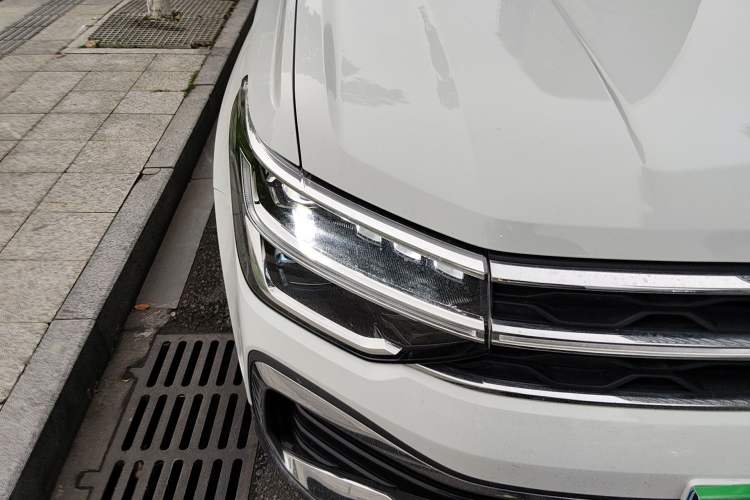 Used Volkswagen Tharu 2024 300TSI Two-Wheel-Drive Full Moon Edition Right Front Headlight