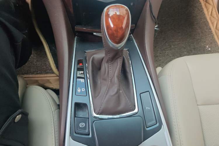 Used Cadillac SRX 2015 3.0L Elite Model Gear Lever