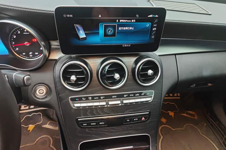 Used Mercedes-Benz C-Class 2019 C 180 L Dynamic Sports Edition Audio And AC Panel