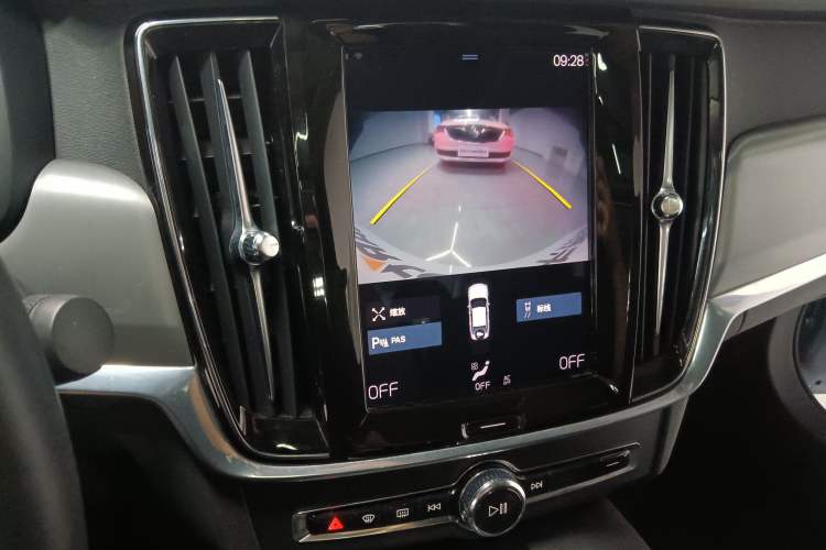 Used Volvo S90 2020 T4 SmartDrive Luxury Edition Audio And AC Panel