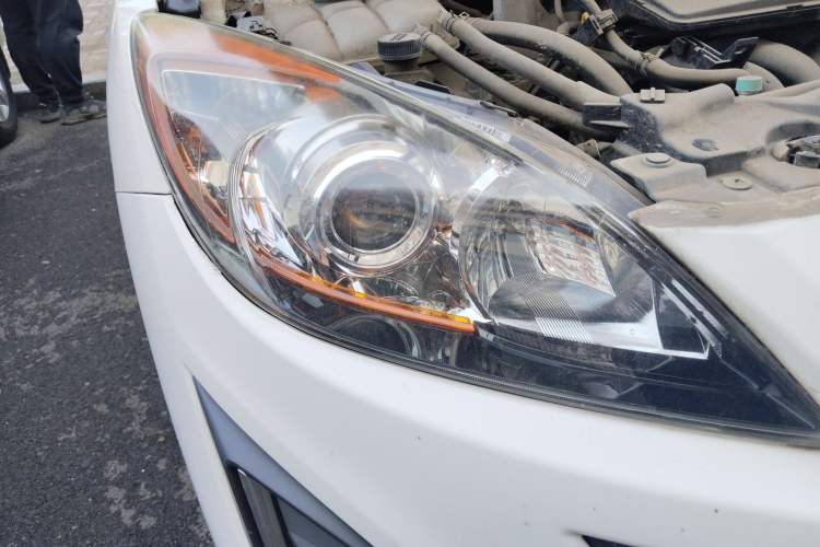 Used Mazda 3 2015 Sedan 1.6L Manual Elite Model Right Front Headlight