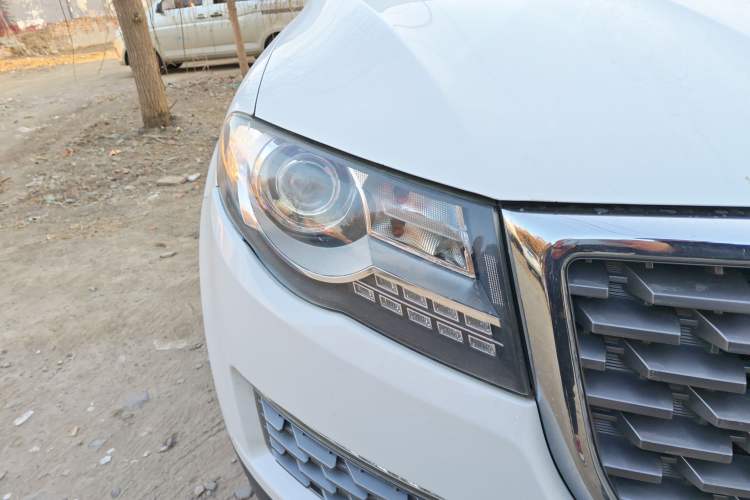 Used Haval H8 2017 2.0T Gasoline 4x4 Smart Enjoyment Version
