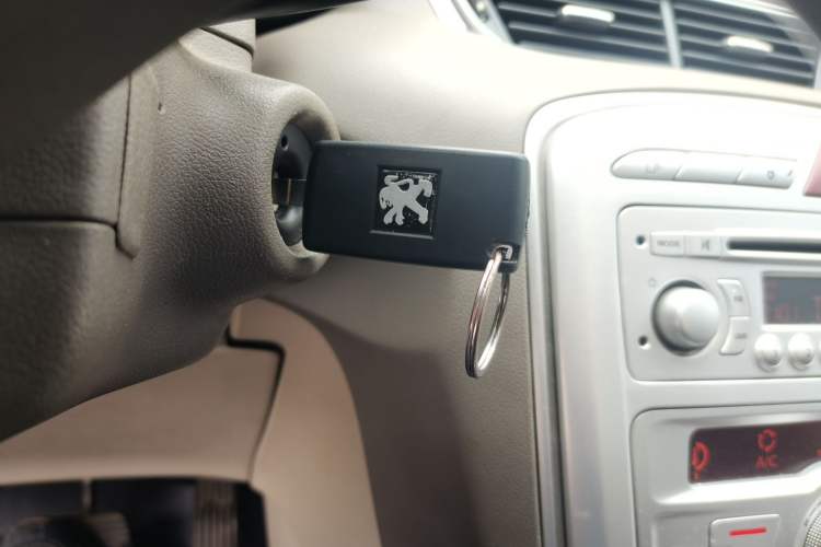 Used Peugeot 308 2012 1.6L Automatic Fashion Edition
