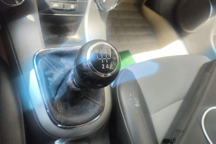 Used Chevrolet Cruze 2013 1.6L SL Grand Edition Manual Transmission
