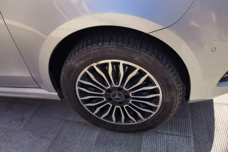 Used Mercedes-Benz V-Class 2017 V 260 Avantgarde Edition
