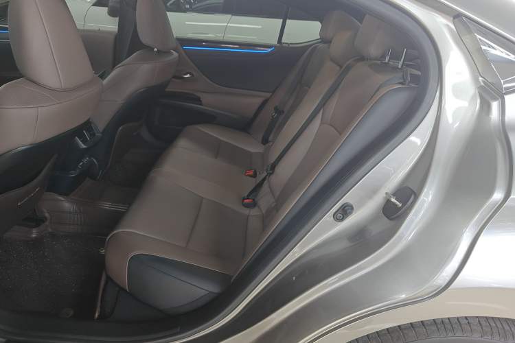 Used Lexus ES 2023 200 Excellence Edition