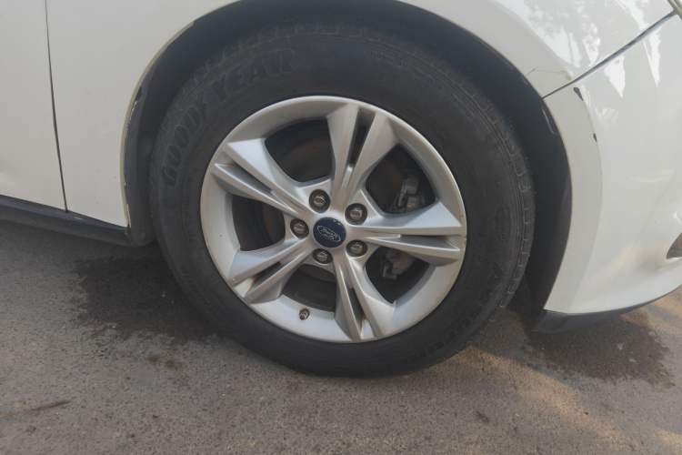 Used Ford Focus 2012 Sedan 1.6L Automatic Fashion Edition