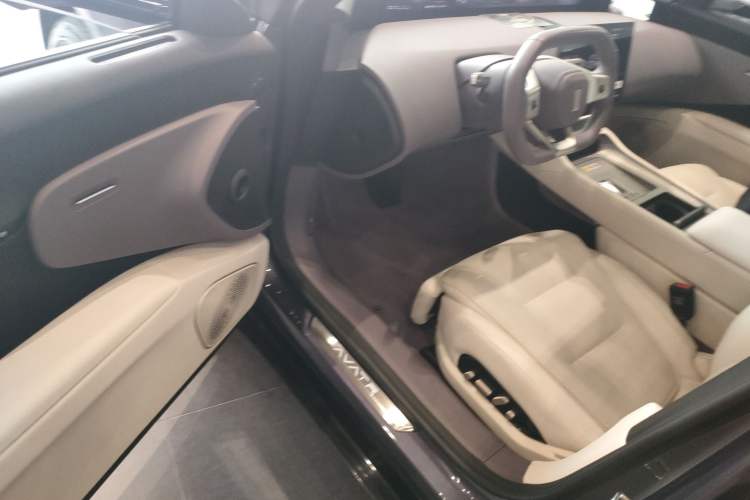 Used Avatr 12 2025 Ultra Extended-Range Edition
