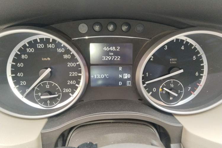 Used Mercedes-Benz R-Class 2011 R 350 L 4MATIC