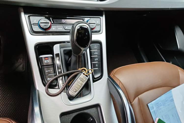 Used Geely Auto Emgrand X7 Sport 2016 1.8TD Automatic ZhiZun Version