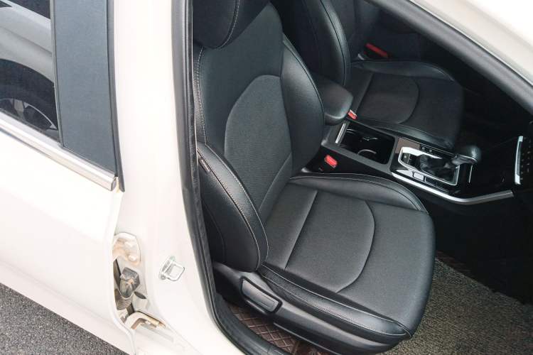 Used Kia K3 2021 Revised 1.5L CVT Fashion Edition Right Front Seat