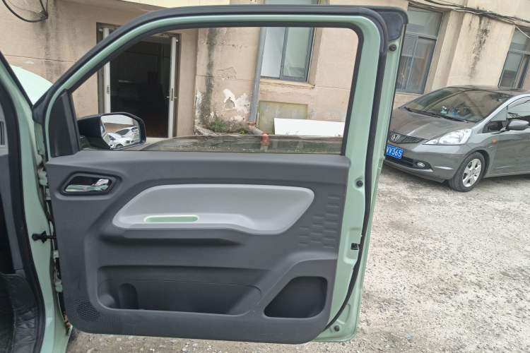 Used Wuling Hongguang MINIEV 2021 Macaron Sandwich Model 120 km Lithium NMC