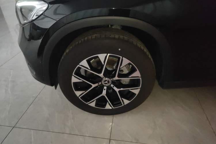 Used Mercedes-Benz GLC 2025 GLC 260 L 4MATIC Dynamic Edition Exterior 4