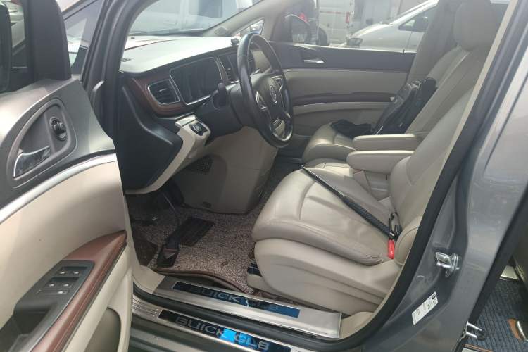 Used Buick GL8 2018 28T Luxury Model China VI Standard
