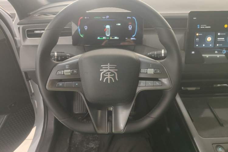Used BYD Qin PLUS 2025 DM-i Smart Drive 55KM Leading Model
