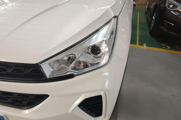 Used Wuling Hongguang S3 2019 1.5T Manual Standard Version China VI Left Front Headlight