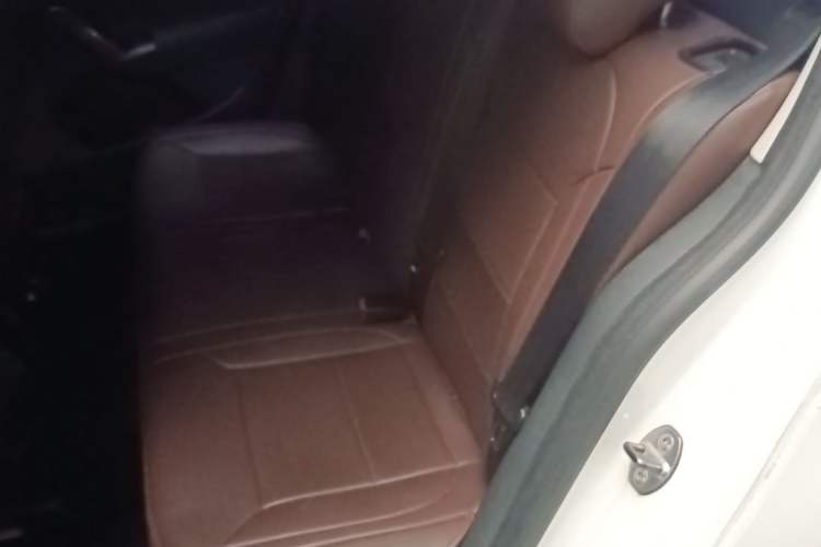 Used Volkswagen Lavida 2013 Revised Classic 1.6L Manual Fashion Edition Left Rear Seat