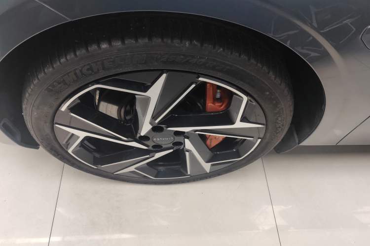 Used Lynk & Co Z10 2025 95 kWh 702 km All-Wheel Drive Intelligent Driving Ultra