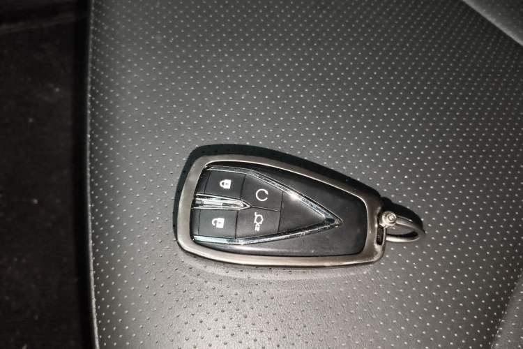 Used CHANGAN UNI-V iDD 2023 ZhiDian iDD 1.5T 113km Smart & Fun Version
