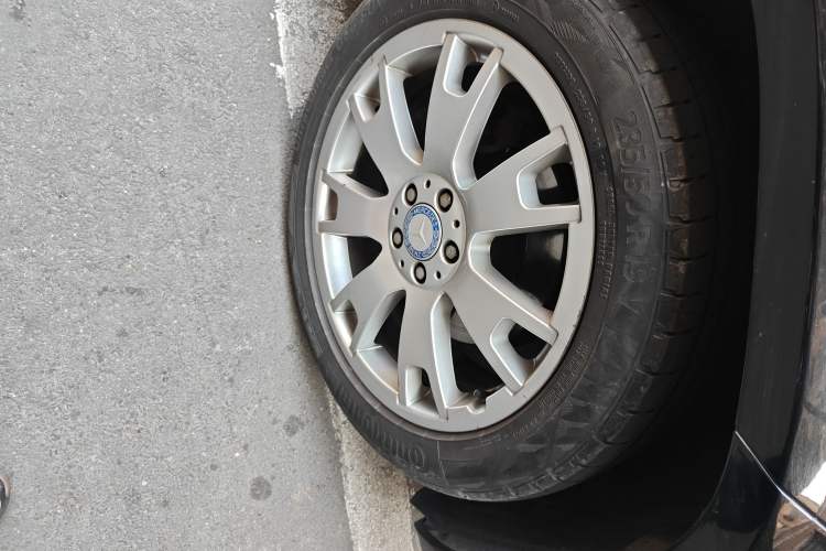 Used Mercedes-Benz GLK-Class 2010 GLK 300 4MATIC Fashion Model Right Front Wheel Hub