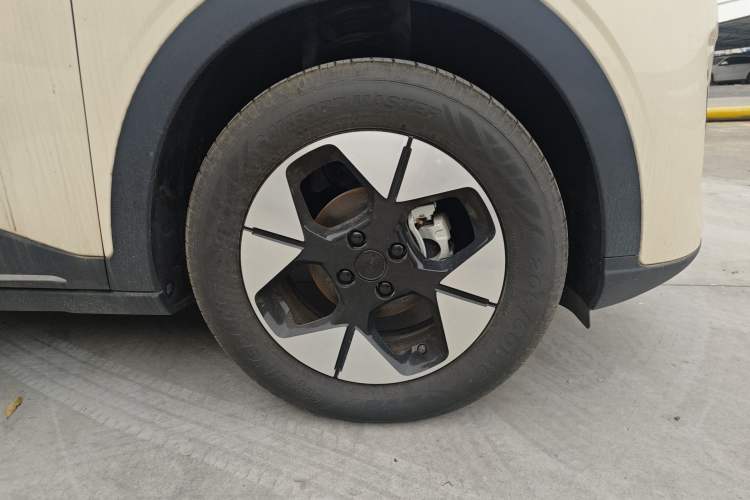 Used Geely Galaxy Geome 2025 310km Dream Edition Right Front Wheel Hub