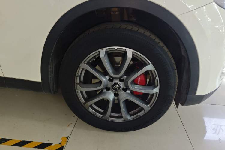Used Maserati Levante 2019 3.0T Standard Version China VI Right Front Wheel Hub