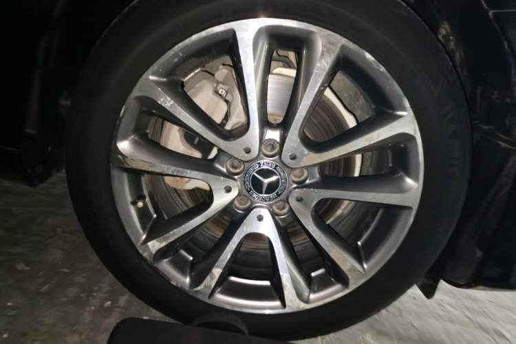 Used Mercedes-Benz E-Class 2018 Facelift E 200 L 4MATIC Right Front Wheel Hub