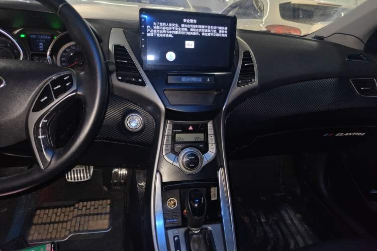 Used Hyundai Elantra (5th Generation / Langdong) 2015 1.6L Automatic Luxury Model Audio And AC Panel