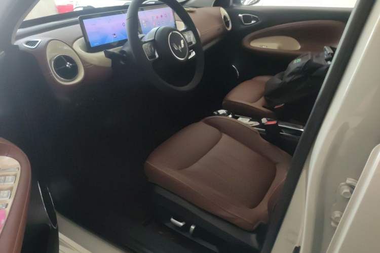 Used Wuling Bingo 2023 333 km Lingxi Connected Version Left Front Seat