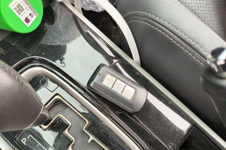 Used Mitsubishi Outlander 2018 2.0L Two-Wheel-Drive Jiale Edition 7-Seater Vehicle Key