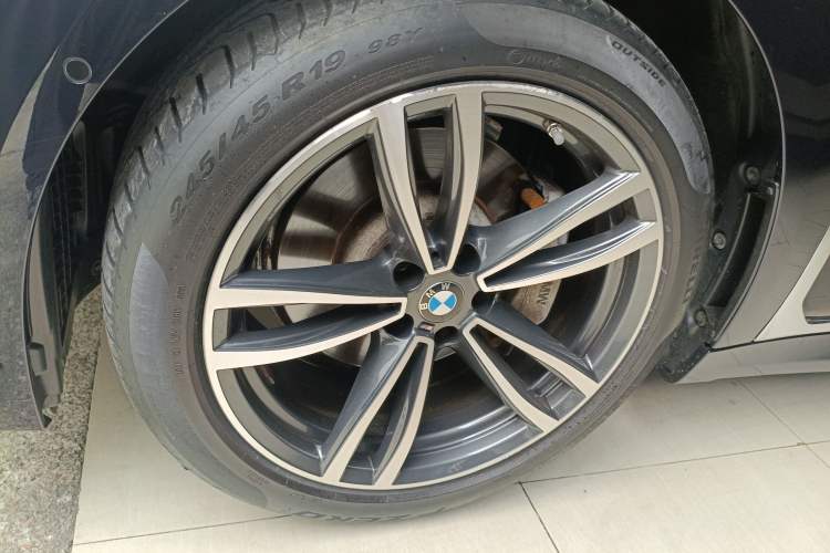 Used BMW 7 Series 2019 Restyled 730Li M Sport Package Exterior 4