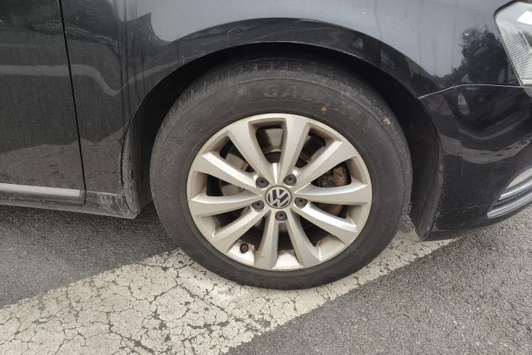 Used Volkswagen Magotan 2015 1.8TSI Advanced Model Right Front Wheel Hub