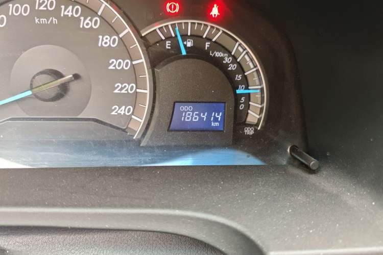 Used Toyota Camry 2012 Junrui 2.0S Radiant Edition Odometer Close Up