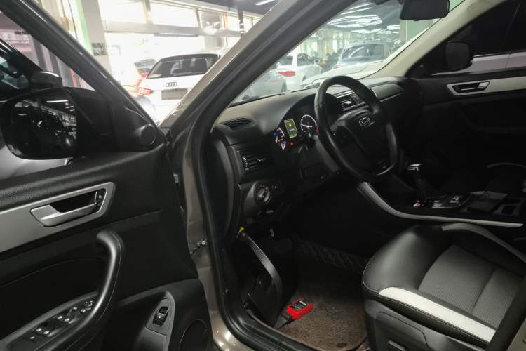 Used Qoros 5 2018 1.6T Automatic Prestige Model
