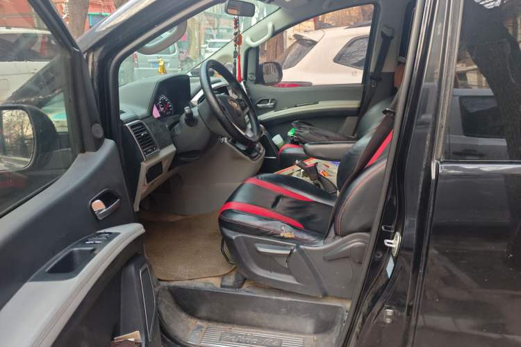 Used JAC Refine M4 2016 2.0L Manual Luxury Version