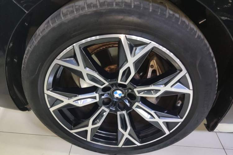 Used BMW 7 Series 2023 735Li Luxury Package
