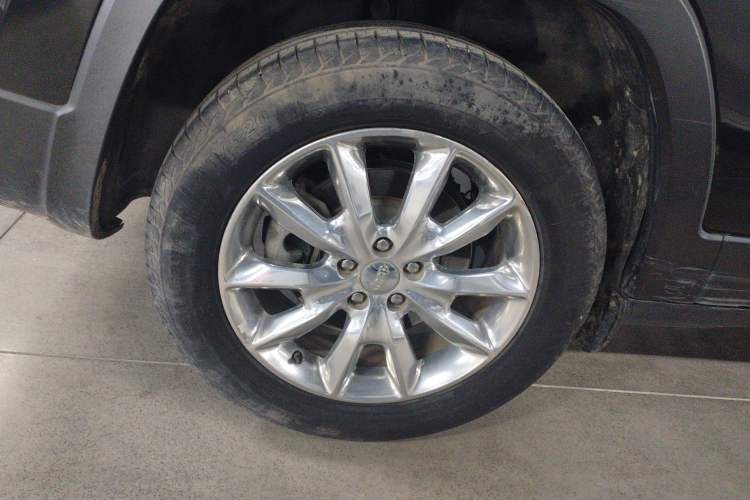 Used Jeep Cherokee 2016 2.4L Superior Edition