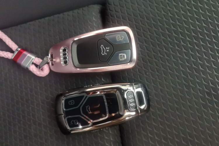 Used Audi Q5L Sportback 2025 quattro 45th Anniversary Edition 40 TFSI Luxury Model
