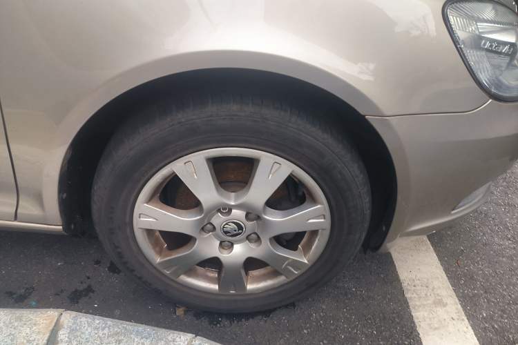 Used Skoda Octavia 2014 1.6L Manual Eado Edition