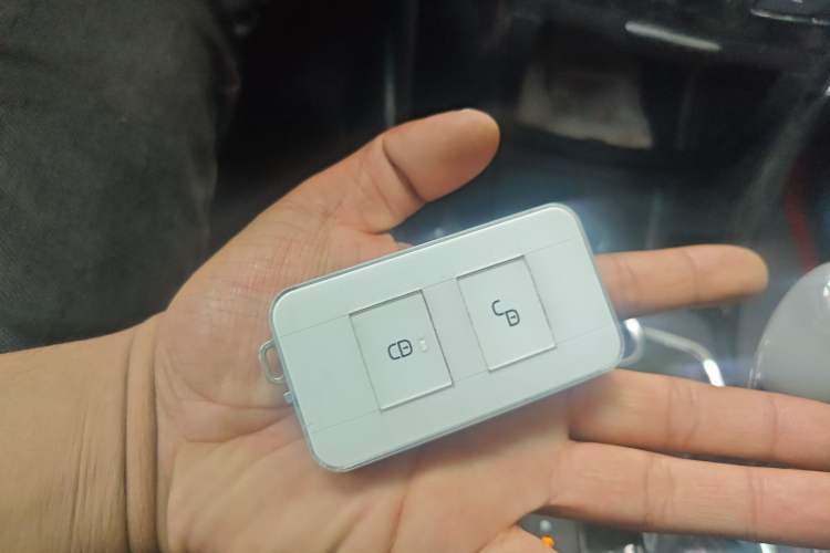 Used BYD Qin New Energy 2015 1.5T Dual-Crown Flagship Plus Edition Vehicle Key