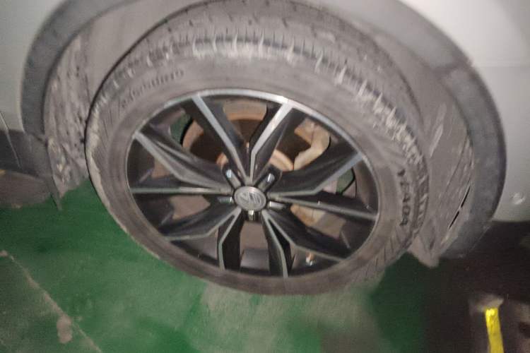 Used Volkswagen Tiguan L 2019 330TSI Automatic Two-Wheel Drive Smart Luxury Version China VI Standard Right Front Wheel Hub