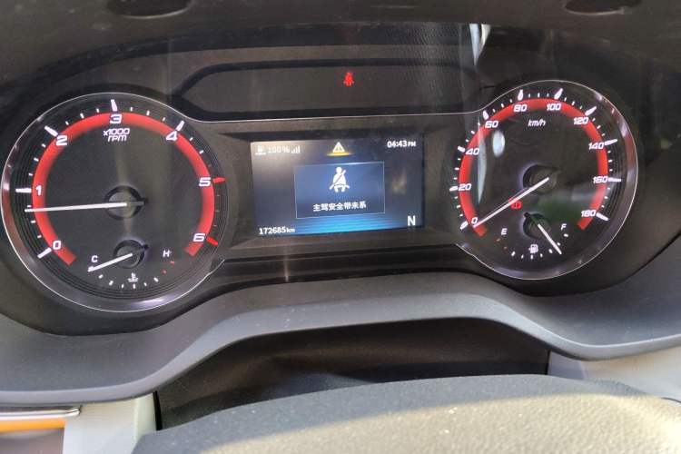 Used SAIC MAXUS Xintu V90 2020 2.0T AMT Yunjie Edition Front-Wheel Drive Rear Single Tire Short Wheelbase Mid-Height 6-Seater Instrument Cluster