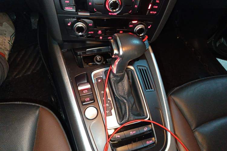 Used Audi Q5 2018 Collector's Edition 40 TFSI Technology Model
