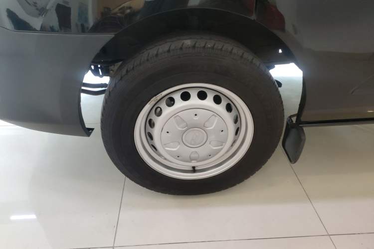 Used Ford Transit 2023 2.0T Gasoline Automatic Multi-Function Commercial Vehicle Short Wheelbase Low Roof 5/6 Seats