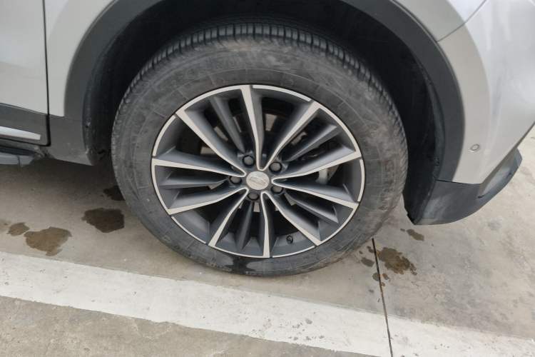 Used Geely Auto Emgrand X7 Sport 2018 1.8TD Automatic All-Wheel-Drive ZhiZun Model with 4G Connectivity