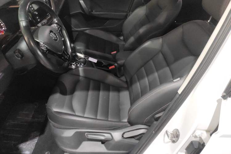 Used Volkswagen Tharu 2019 280TSI Two-Wheel Drive Luxury Version China VI Standard