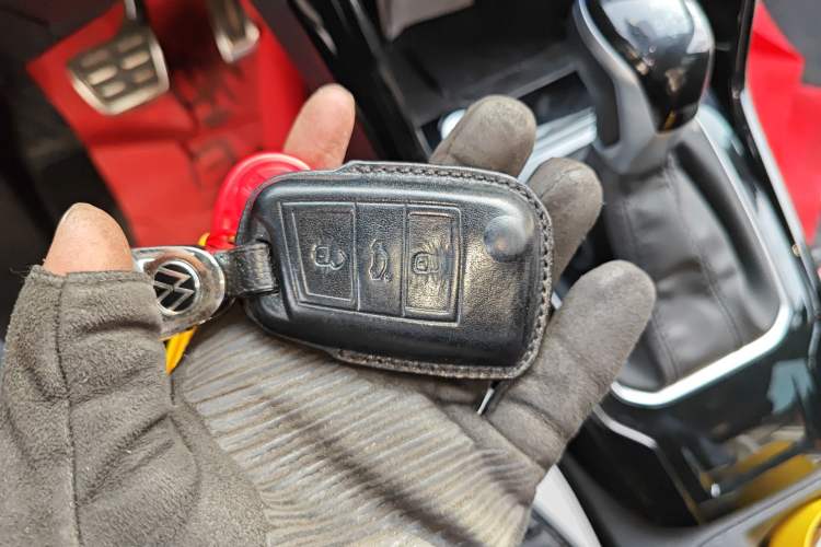 Used Volkswagen T-ROC 2023 300TSI DSG Two-Wheel-Drive Chen Guang Edition Vehicle Key