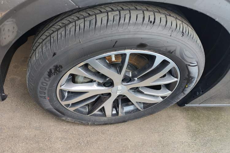 Used Geely Auto Emgrand 2025 4th Generation 1.5L CVT Longteng Edition Exterior 4