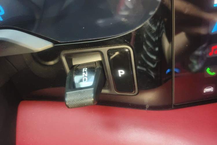 Used Porsche Taycan 2022-Year Updated Taycan Gear Lever