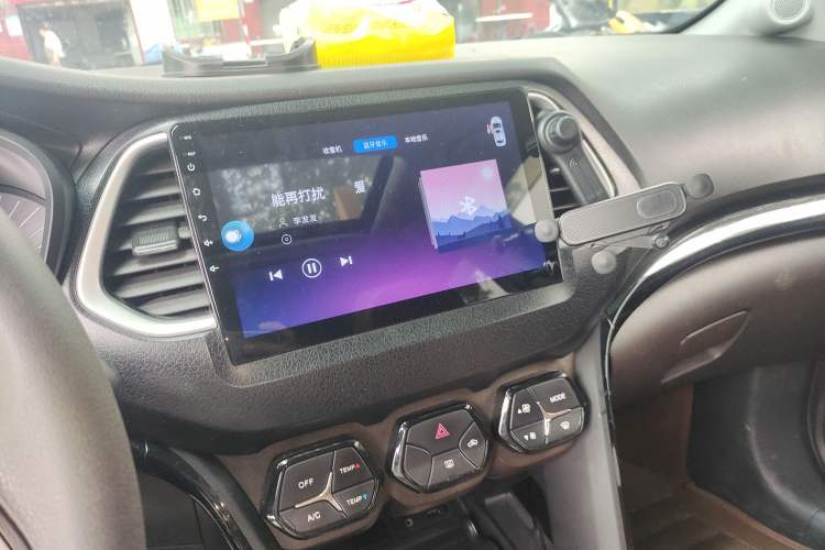 Used GAC Trumpchi GS4 2015 200T Manual Elite Edition Audio And AC Panel